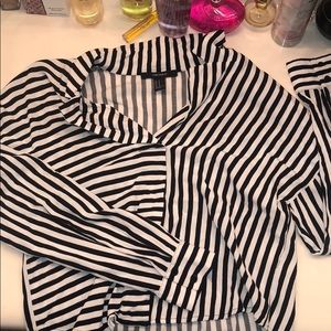 STRIPED LOOSE BLOUSE